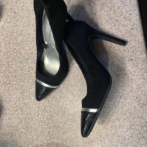 Worn once Christian Siriano heels size 7 - Picture 3 of 6